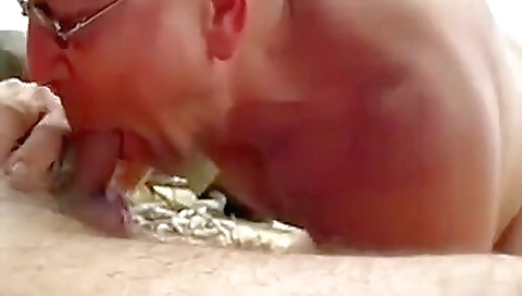 Married blonde with natural tits and a hot body