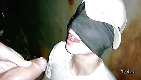 Threesome with two chicks