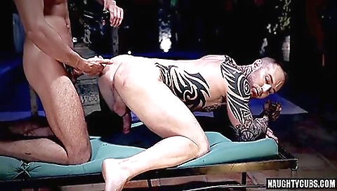 Sheaky blonde fucked on alei pinned