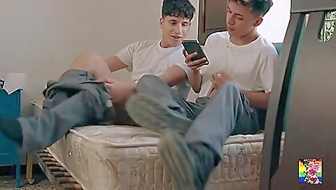 Big booty brunettecla loves dick