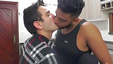 Super sexy girl shows off her cute body